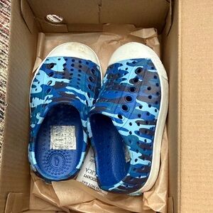 Native Shoes Kids Blue Camo Slip-On Sneakers